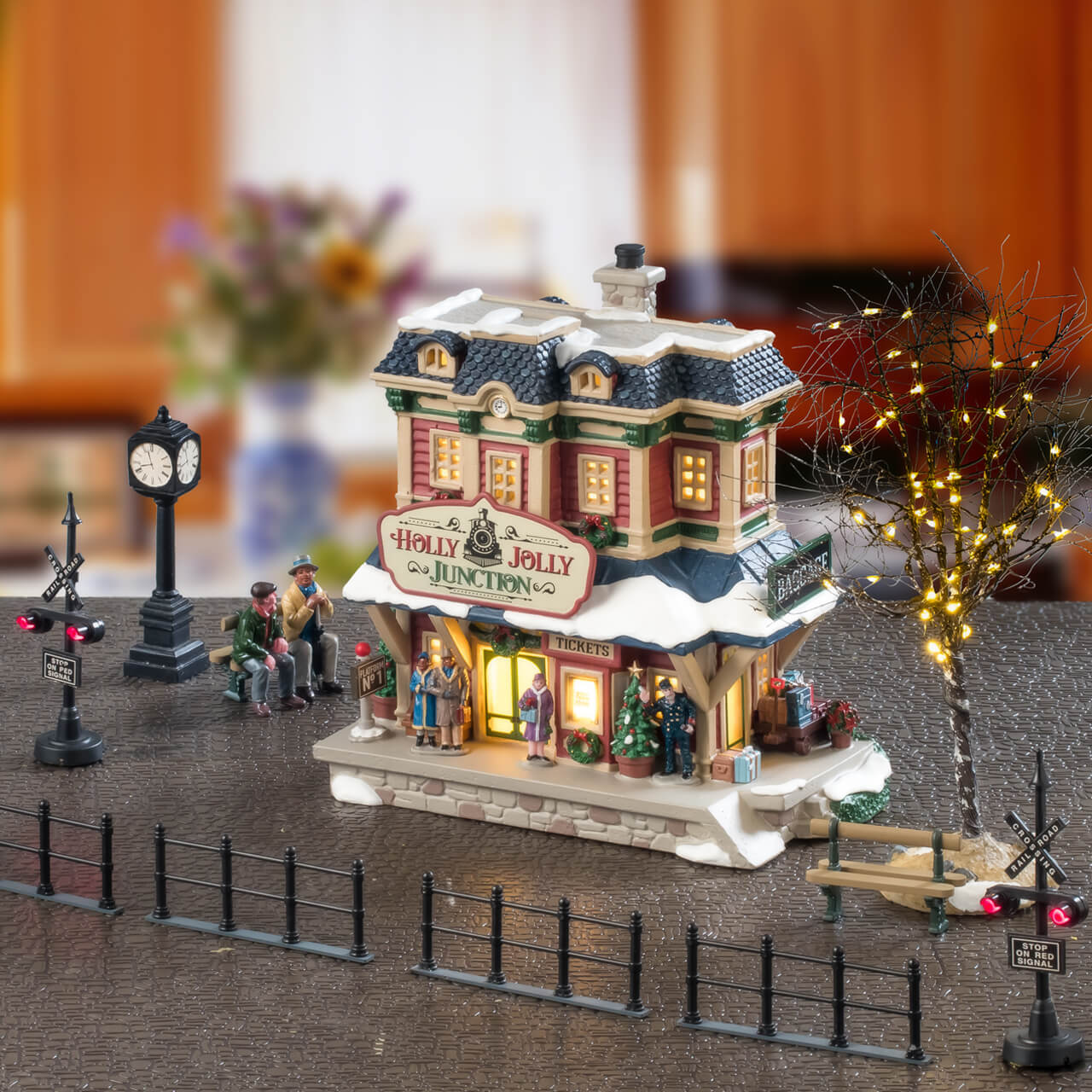 LEMAX Holly Jolly Junction Set #56672 # 56672